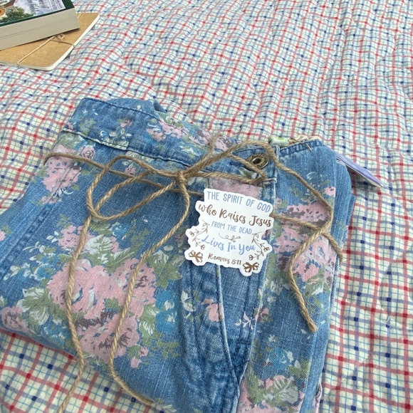 🌸 April Cornell Floral Overalls – Size Small – NWT – $50
- Picture 8 of 8